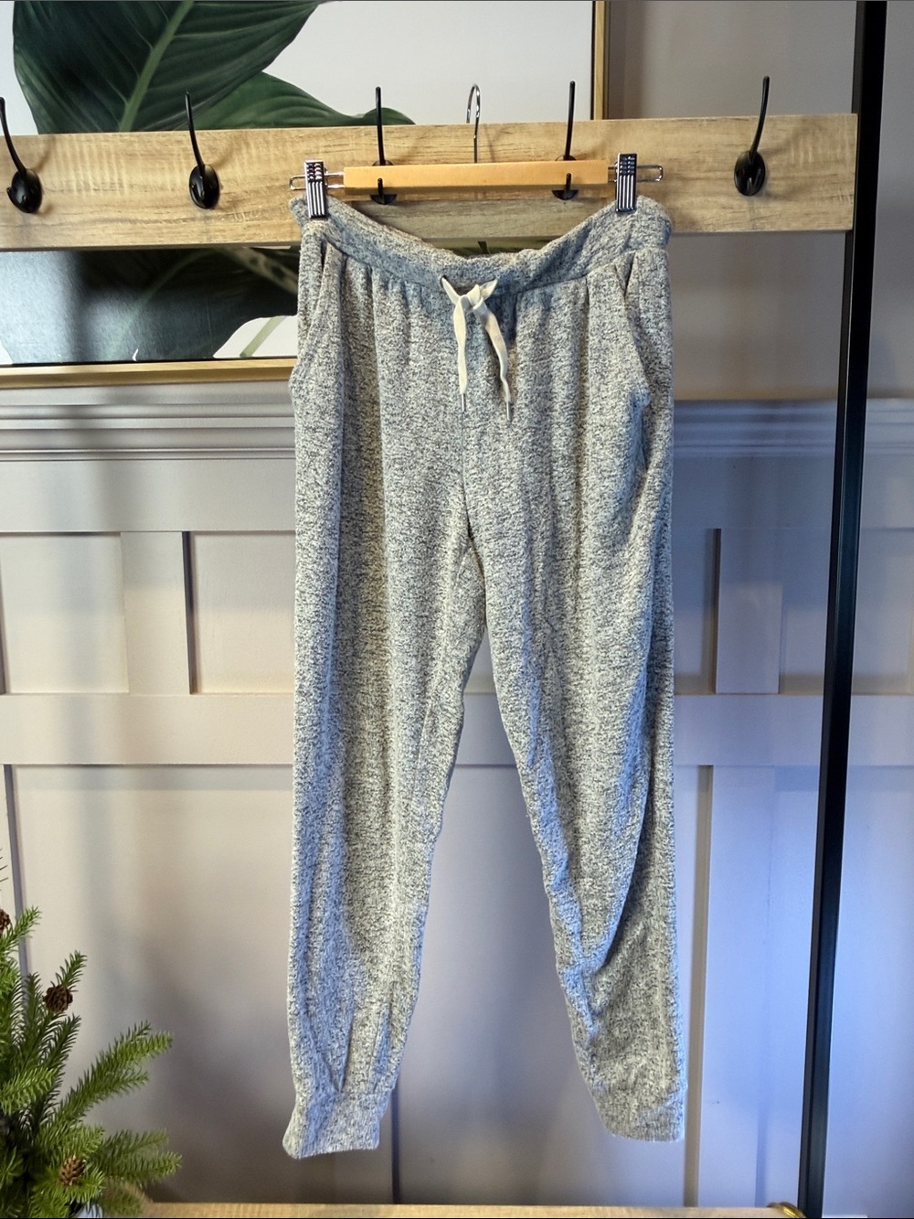 Garage Size S gray joggers
